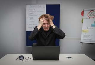 Forex trader managing emotions and psychology for better trading performance results